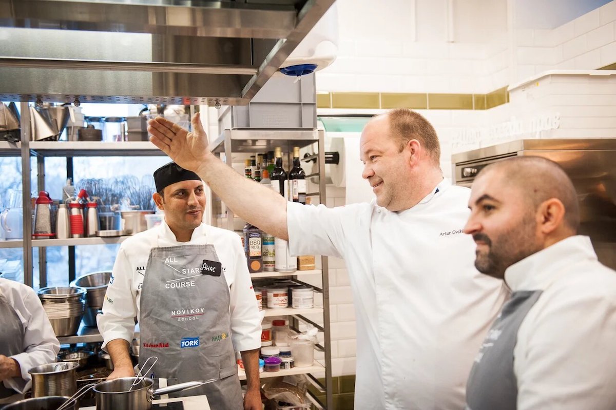 Школа Шефа в Novikov School: открыт отбор на первый бесплатный курс для поваров