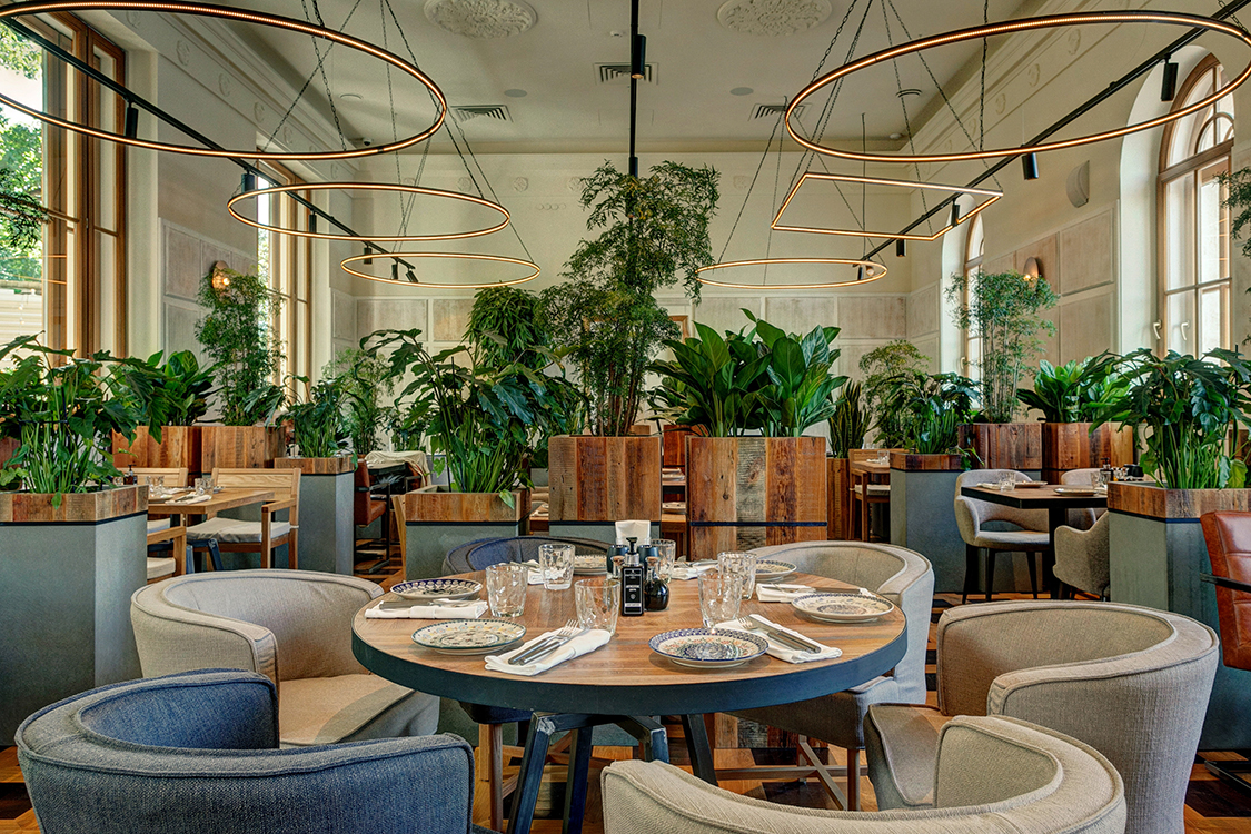 Зачем тратить деньги в чужих ресторанах, если можно открыть свой!