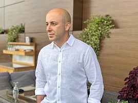 «Упустили момент»: Сергей Миронов — о конкуренции с ритейлом и потере гостей 